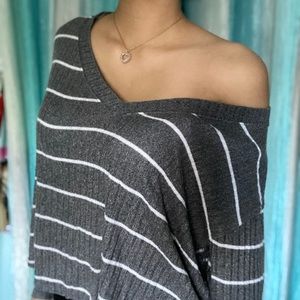 Off the shoulders long sleeve